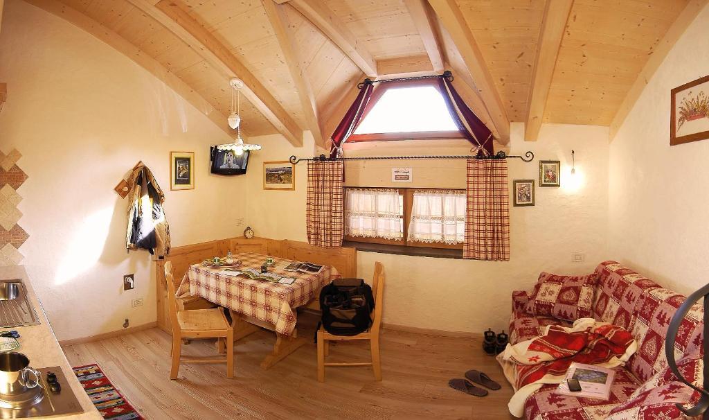 بوتسا دي فاسّا Camping Catinaccio Rosengarten الغرفة الصورة
